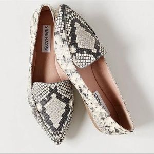Steve Madden Feather Snake Print Loafer 7.5